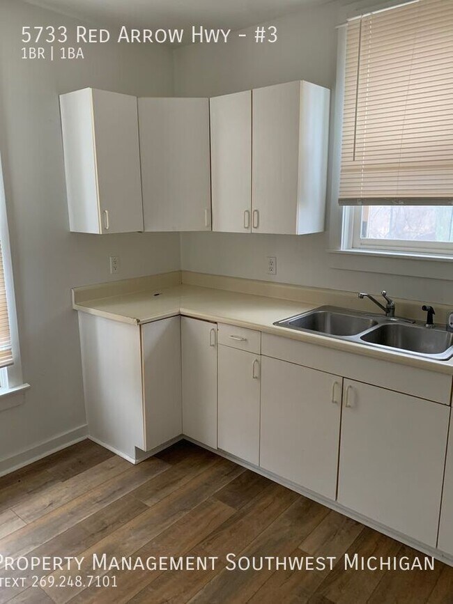 Building Photo - 5733 Red Arrow Hwy