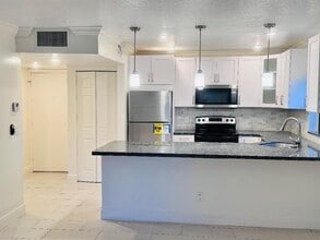 Building Photo - 8901 N New River Canal Rd