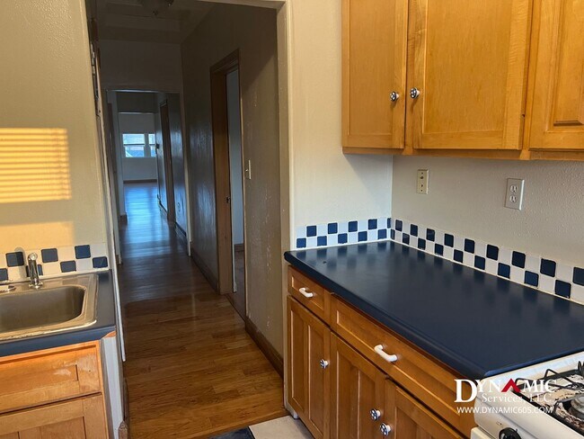 Building Photo - 641 S Dakota Ave