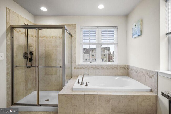 Building Photo - 5412 Spotswood Pl