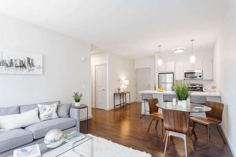 Building Photo - 20 Marion St