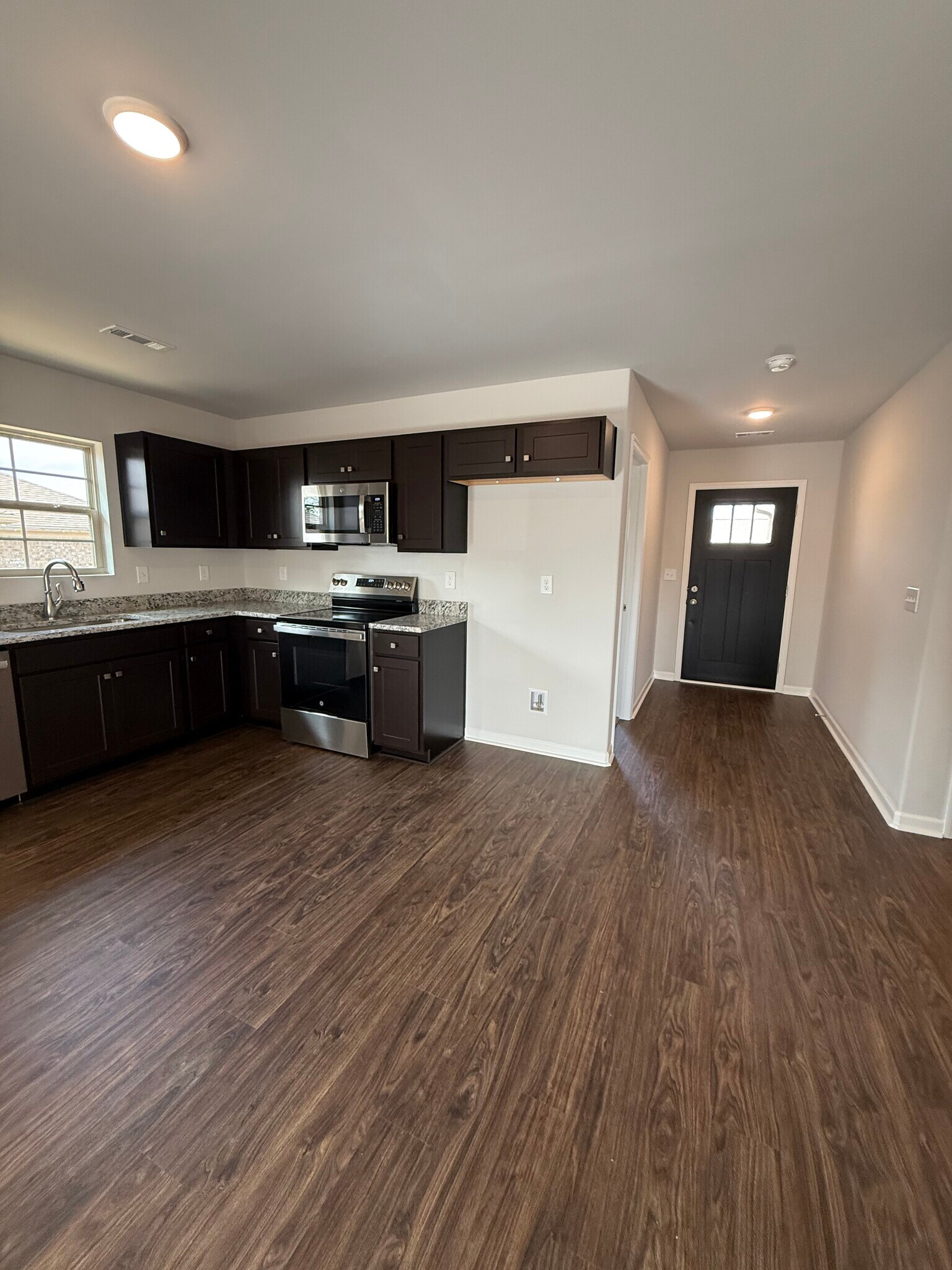 Building Photo - 132 Stratman Dr