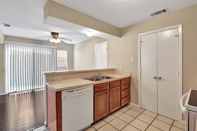 Building Photo - 7650 Kings Ridge Rd