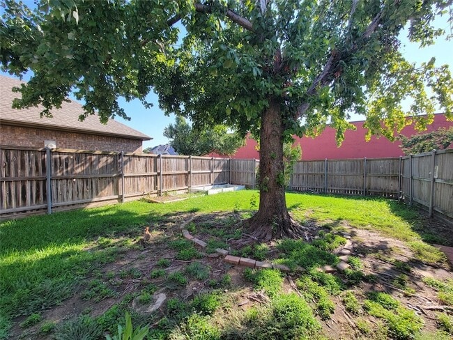 Building Photo - 7020 Goldenrod Dr
