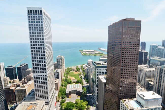 Building Photo - 800 N Michigan Ave