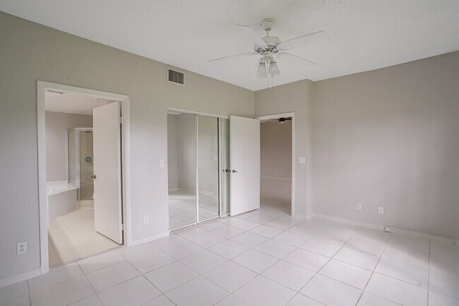 Building Photo - 401 SW 158th Terrace