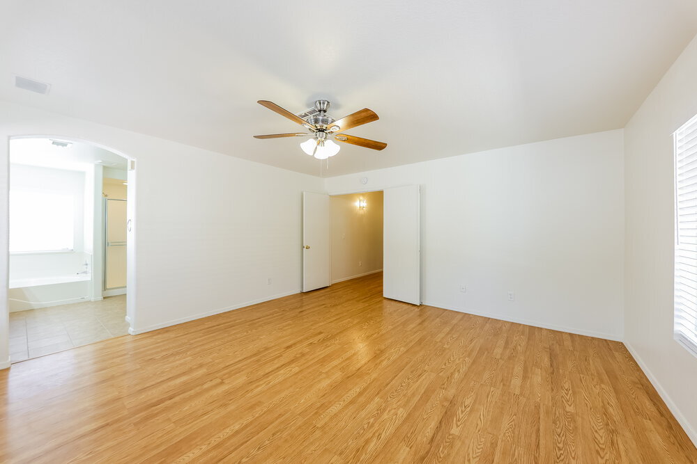 Building Photo - 2217 E Kelton Ln