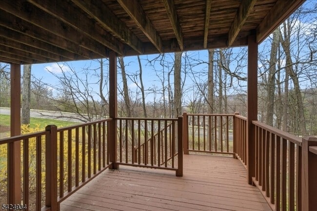 Building Photo - 5 Ajax Ct