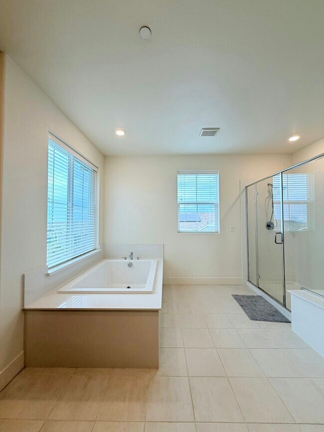 Building Photo - 6734 Ishan St