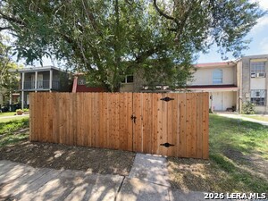 Building Photo - 7726 Glen Meadows Dr