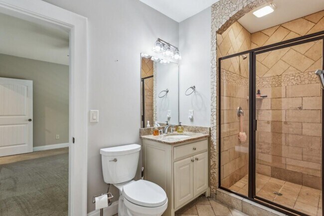 Building Photo - 1363 Sylvan Cir NE