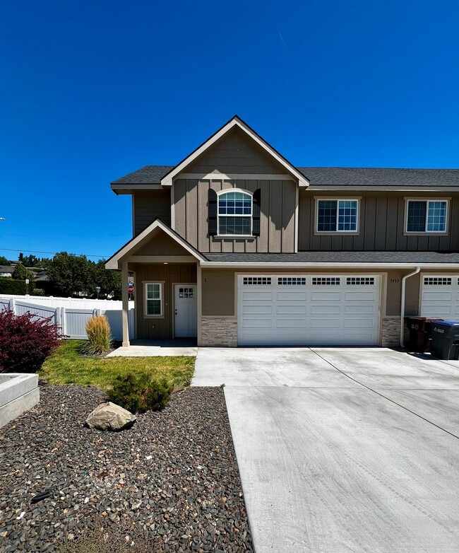 Primary Photo - 7433 Saddlebrook Lp