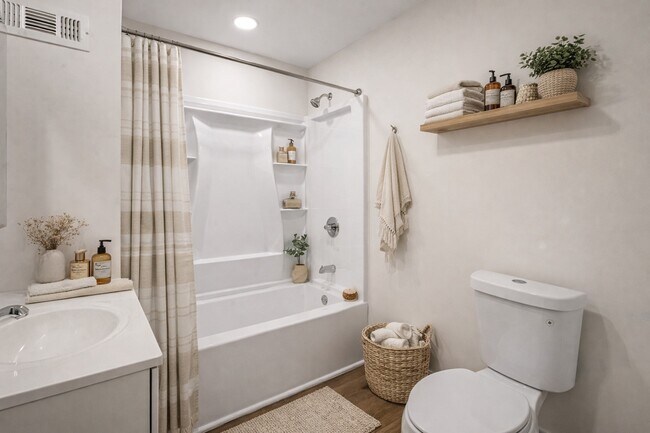 Building Photo - 66 Endicott Ave