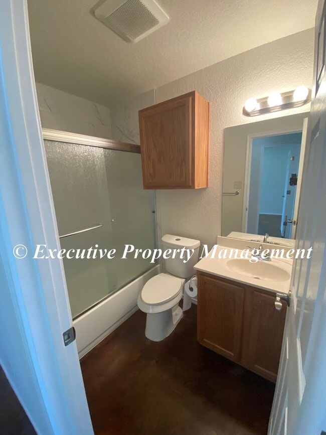 Building Photo - 2921 Starlight Dr