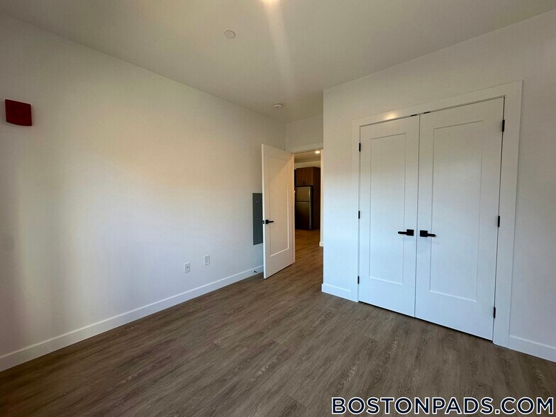 Building Photo - 199 Gardner St