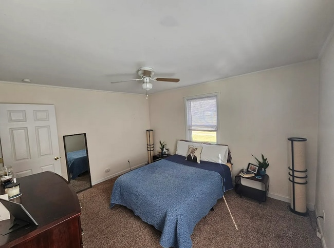 Building Photo - Sun-Filled 2 Bedroom Home with a Welcoming Layout