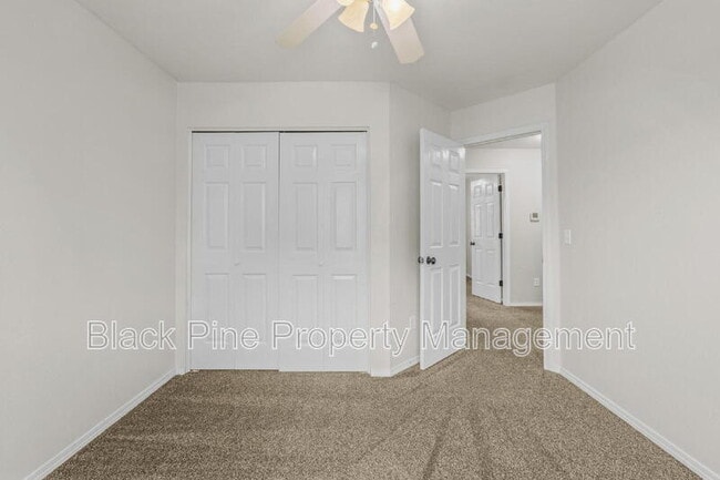 Building Photo - 6003 N Waterside Pl