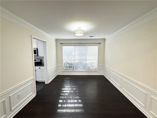 Building Photo - 11865 Carriage Park Ln