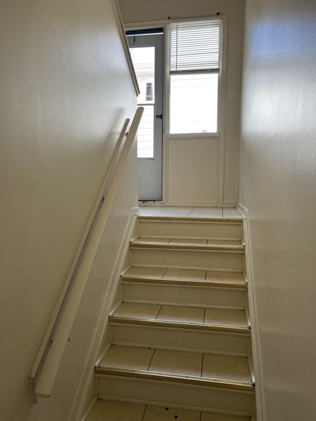 Building Photo - 624 Stoddard Ave