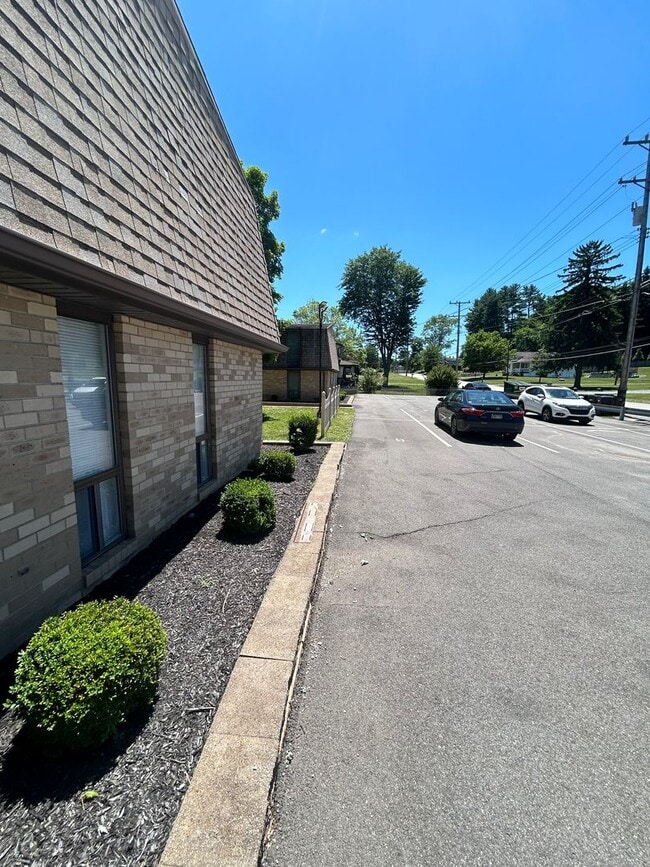 Building Photo - 1670 Brodhead Rd