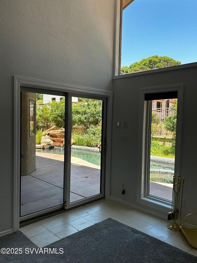 Building Photo - Gorgeous, modern, remodeled, unfurnished, ...