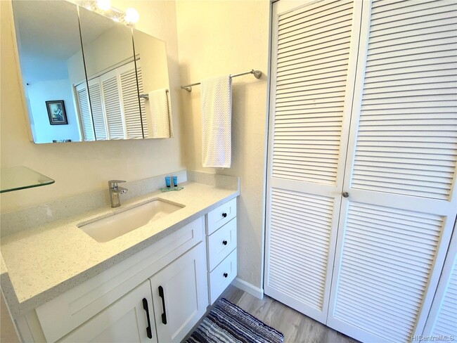 Building Photo - 320 Lili?uokalani Ave