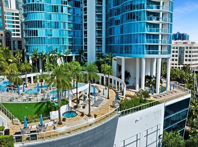 Building Photo - 333 Las Olas Way