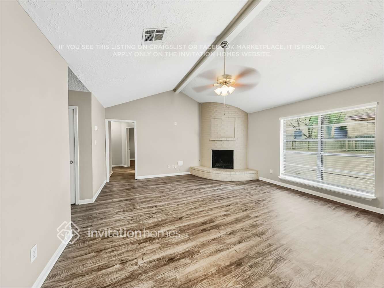 Building Photo - 1824 Meadow Creek Dr