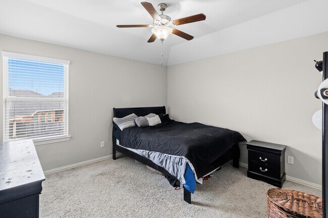 Building Photo - 4435 Bearberry Ave