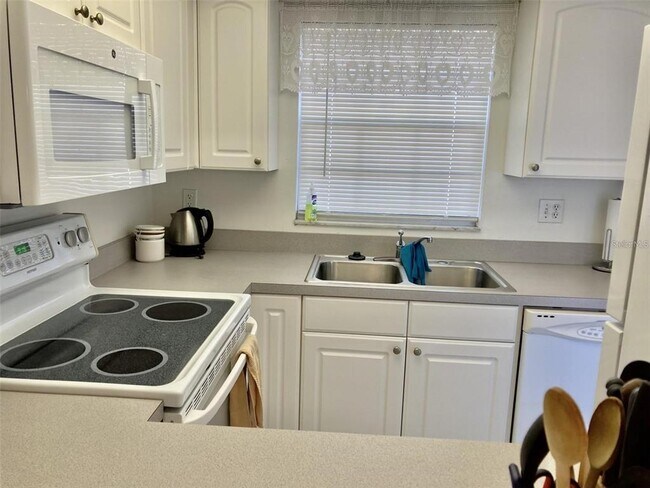 Building Photo - 4703 1st Ave Ct W