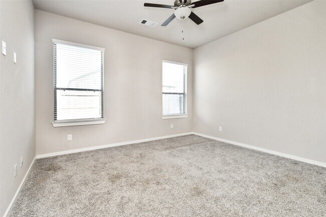 Building Photo - 939 Malibu Shr Ln