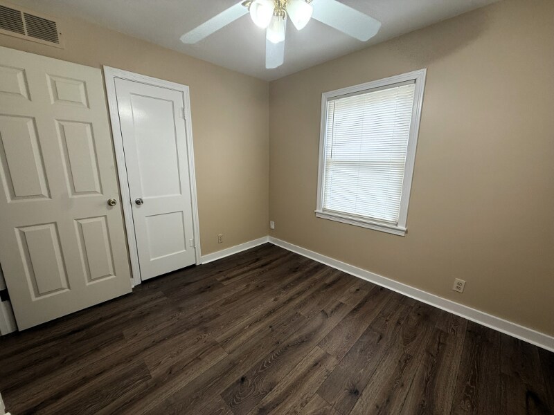 Building Photo - 1721 S Volutsia Ave