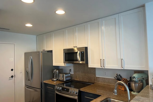 Building Photo - 520 Lunalilo Home Rd