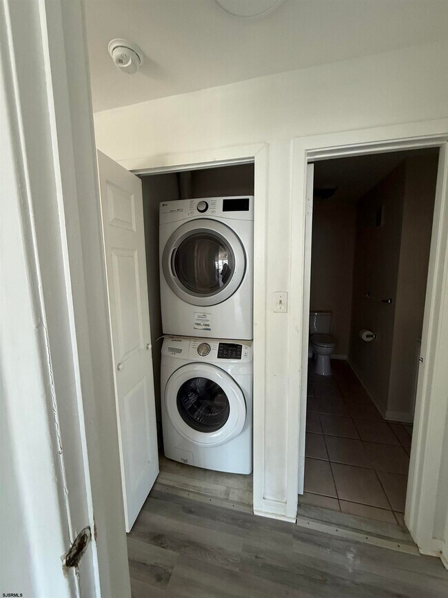 Building Photo - 208 Heather Croft