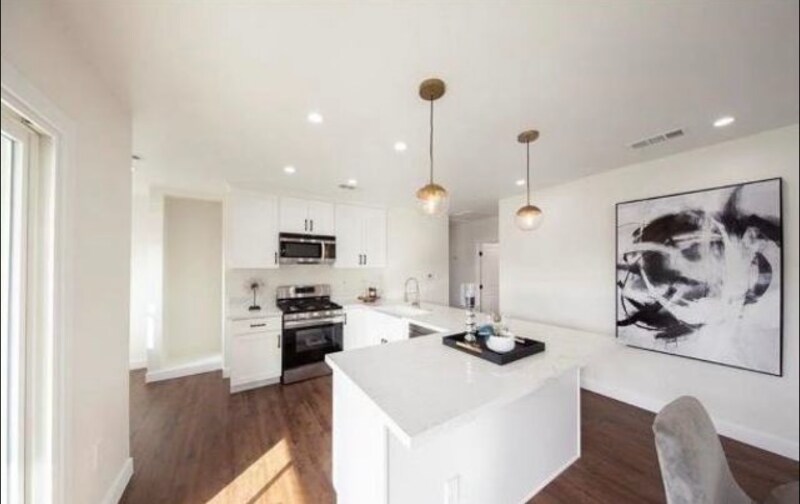 Building Photo - 4279 Walton Ave