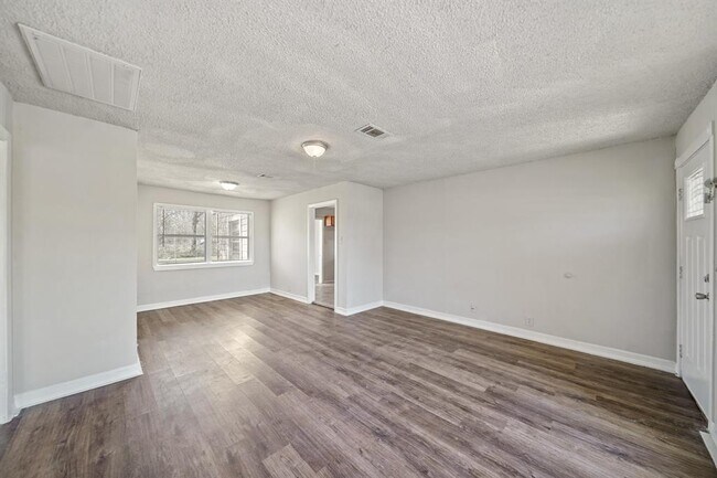 Building Photo - 105 S Westward St
