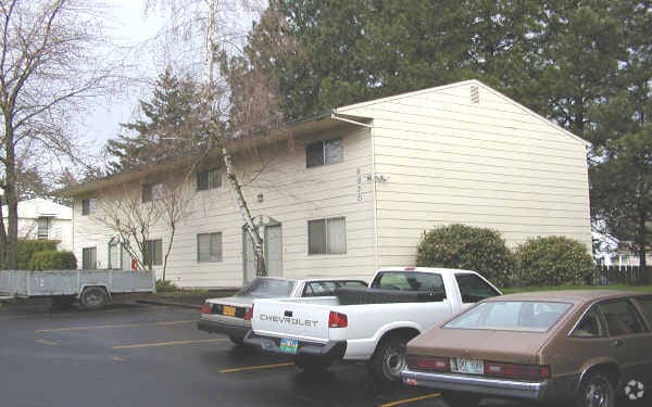 Building Photo - Mckenzie Townhomes
