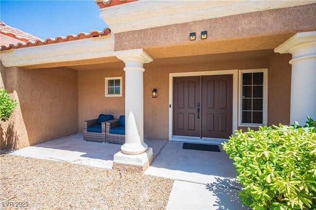 Building Photo - 2548 Tumble Brook Dr