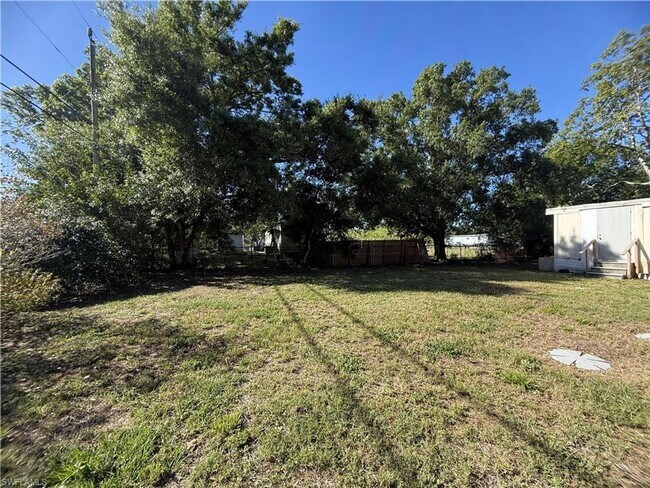 Building Photo - 8239 Suncoast Dr