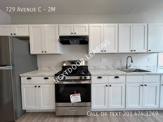 Building Photo - 729 Avenue C