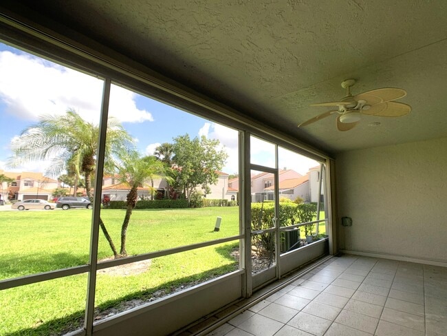 Building Photo - 10459 Lake Vista Cir