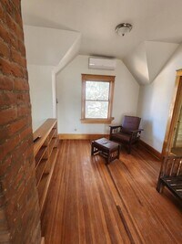 Building Photo - 820 Arno St SE