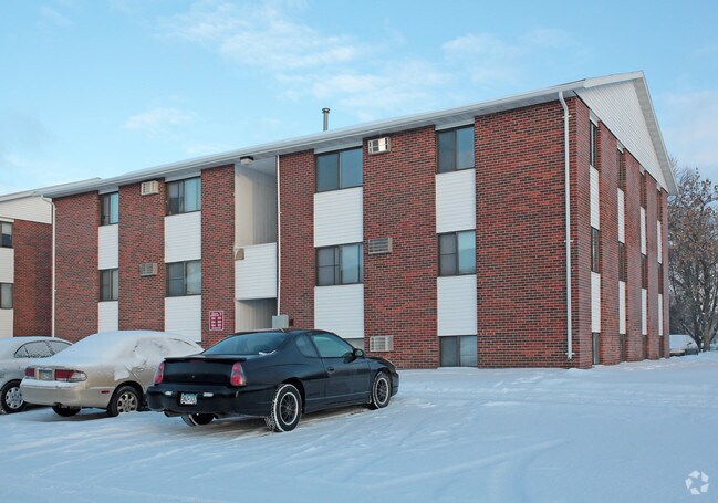 Primary Photo - Fairview Apartments