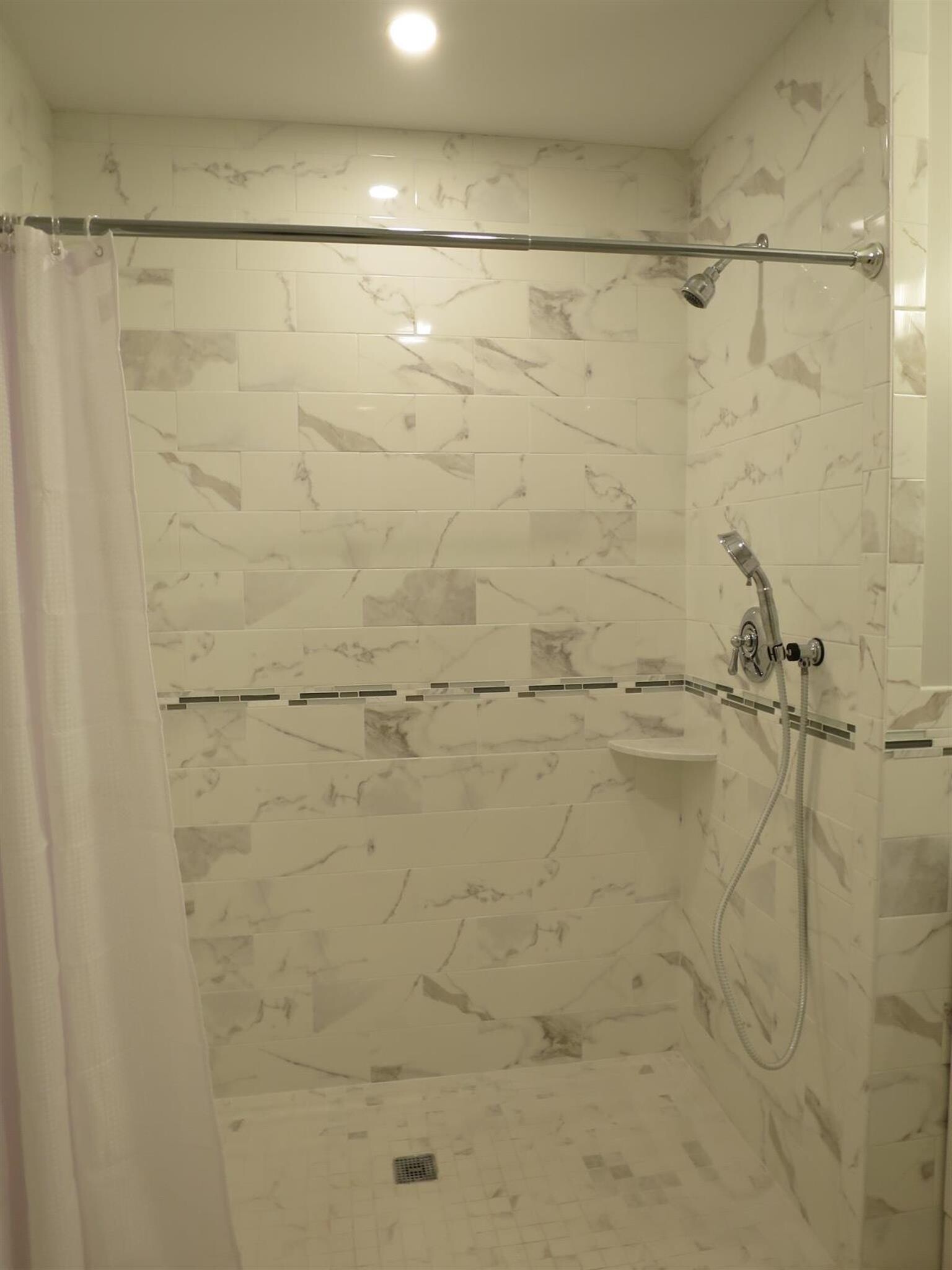 Building Photo - 136 Inman St