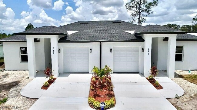 Building Photo - 918 Eisenhower Blvd