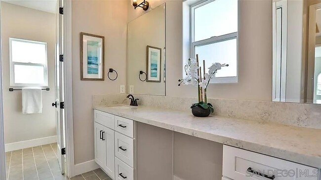 Building Photo - 5051 Savannah St