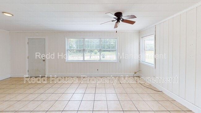 Building Photo - 618 N Rawls St