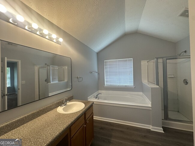 Building Photo - 2877 Partin Pl