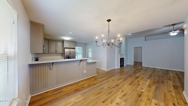 Building Photo - 13290 Pacemaker Dr