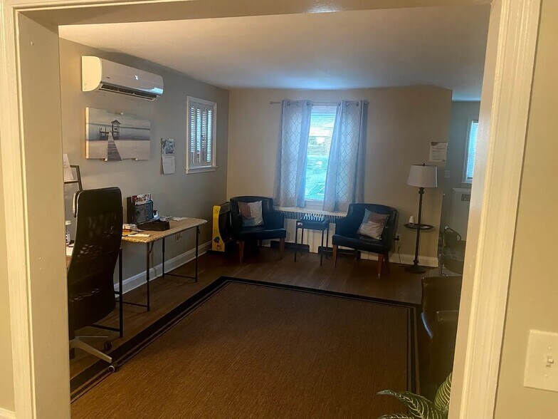 Building Photo - 3514 Ailsa Ave